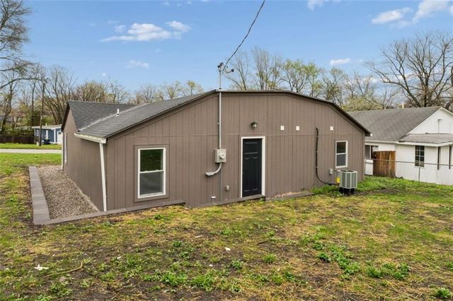 217 W 83rd Terrace, Kansas City, MO 64114