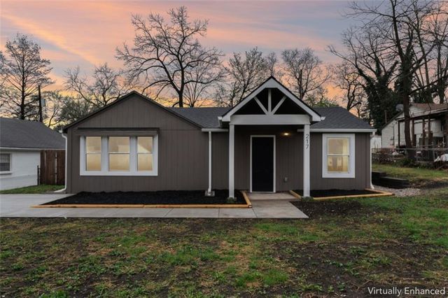 217 W 83rd Terrace, Kansas City, MO 64114