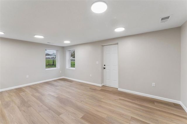 217 W 83rd Terrace, Kansas City, MO 64114