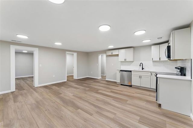 217 W 83rd Terrace, Kansas City, MO 64114