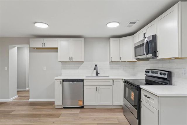 217 W 83rd Terrace, Kansas City, MO 64114