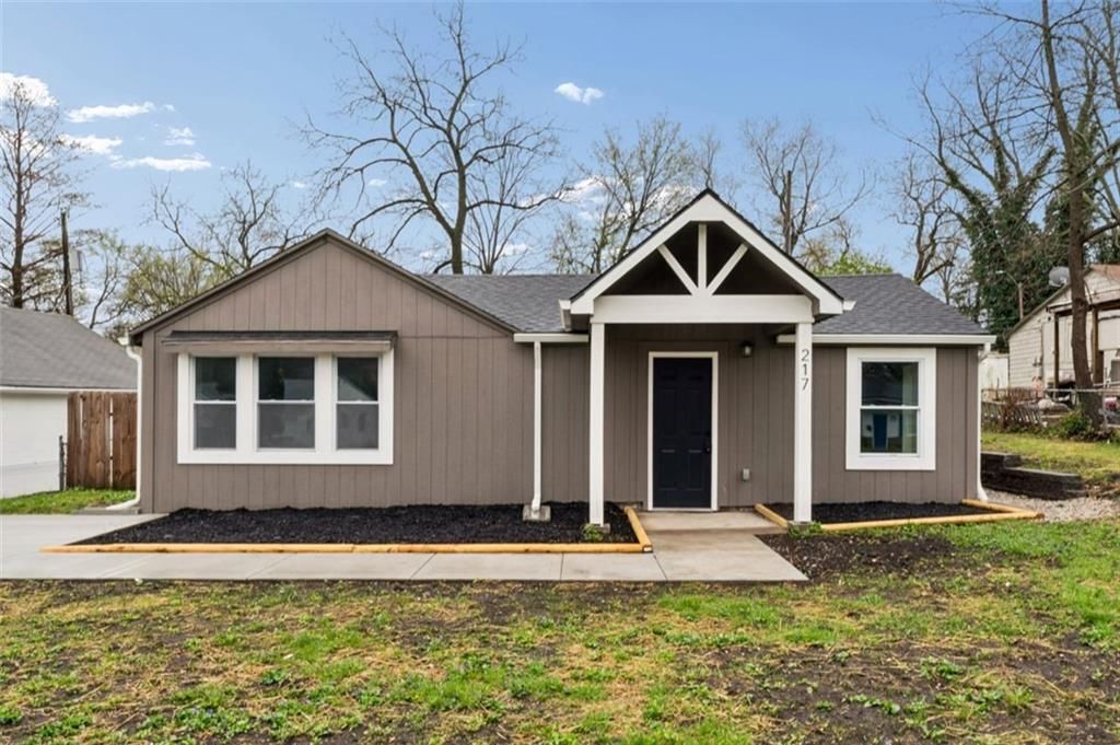 217 W 83rd Terrace, Kansas City, MO 64114