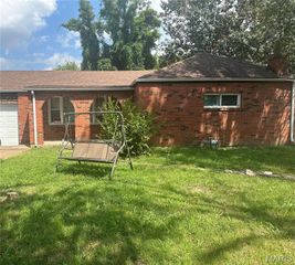 801 Howell Avenue, East St Louis, IL 62206