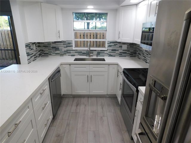 12164 SW 52nd Place, Cooper City, FL 33330