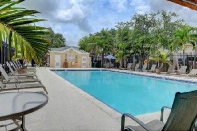 12164 SW 52nd Place, Cooper City, FL 33330