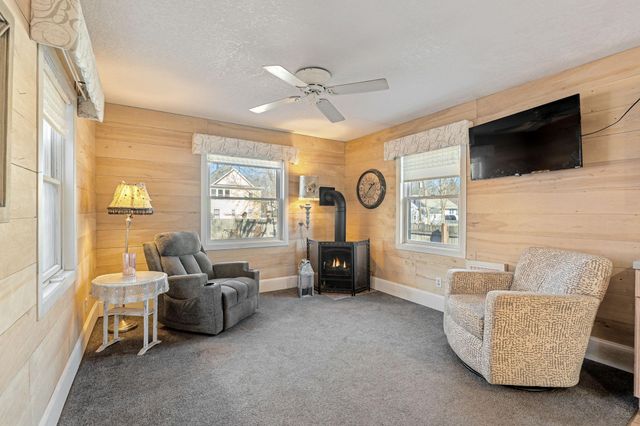 710 W Oakland Avenue, Austin, MN 55912