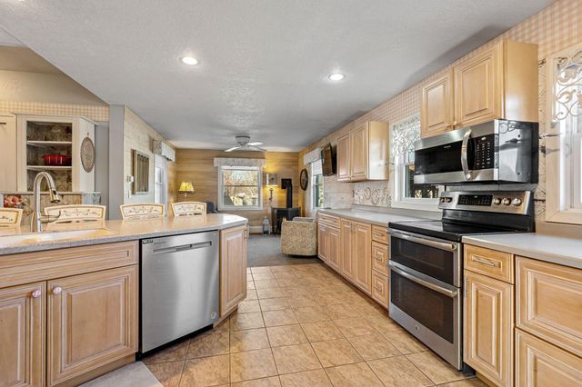710 W Oakland Avenue, Austin, MN 55912