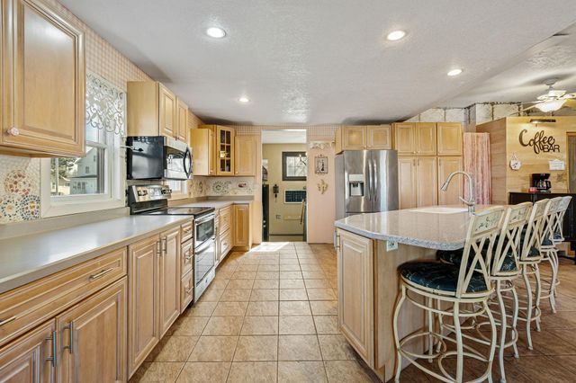 710 W Oakland Avenue, Austin, MN 55912