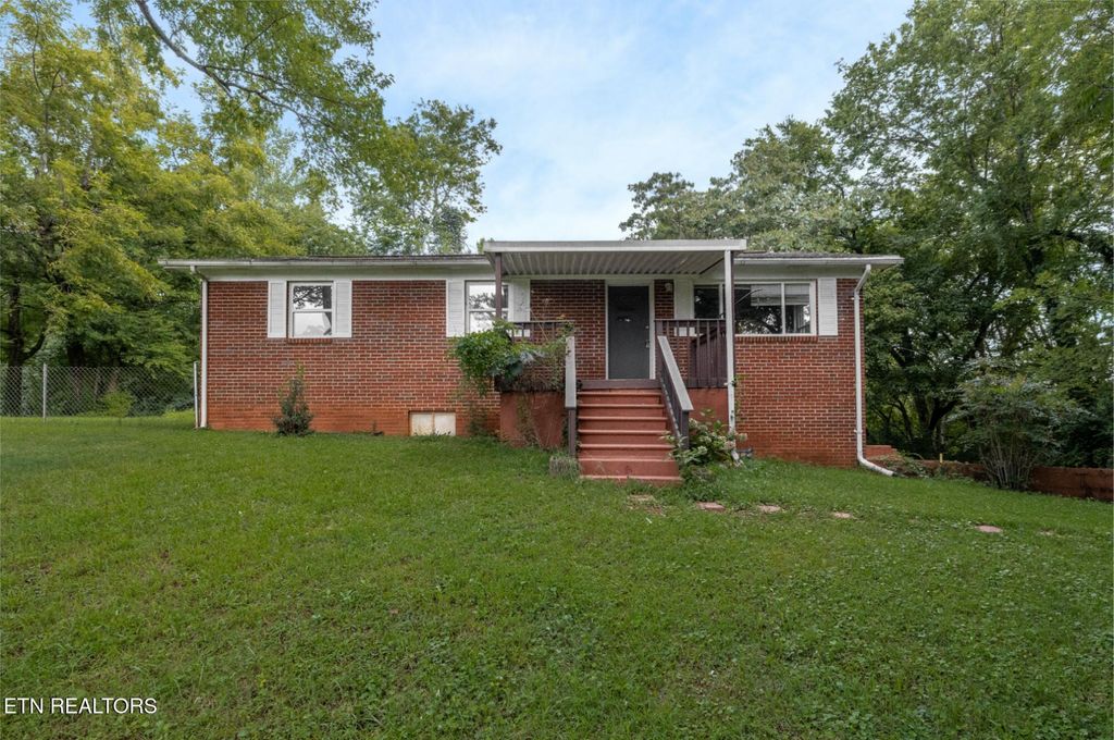 1324 Lodwick Drive, Louisville, TN 37777