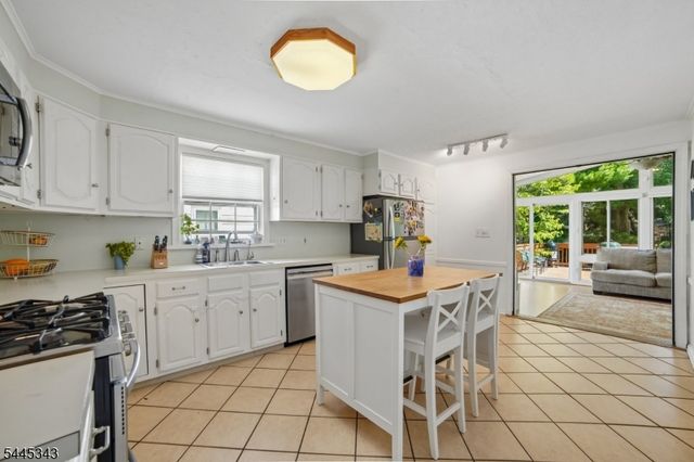 26 Tower Dr, Springfield Twp., NJ 07081