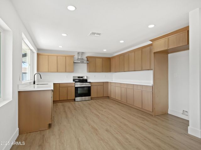 742 S LOS ALAMOS Street, Mesa, AZ 85204