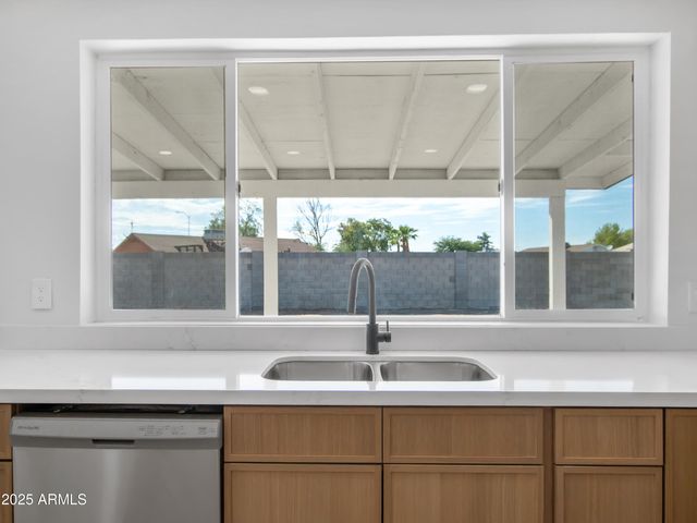 742 S LOS ALAMOS Street, Mesa, AZ 85204