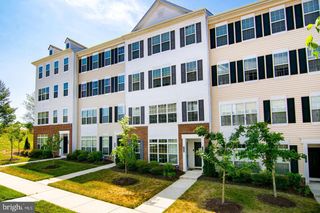 16882 PORTERS INN DR, Dumfries, VA 22026