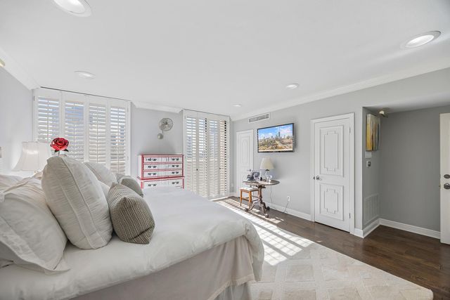 1122 Colorado ST 1004, Austin, TX 78701