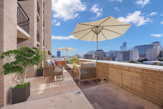 1122 Colorado ST 1004, Austin, TX 78701