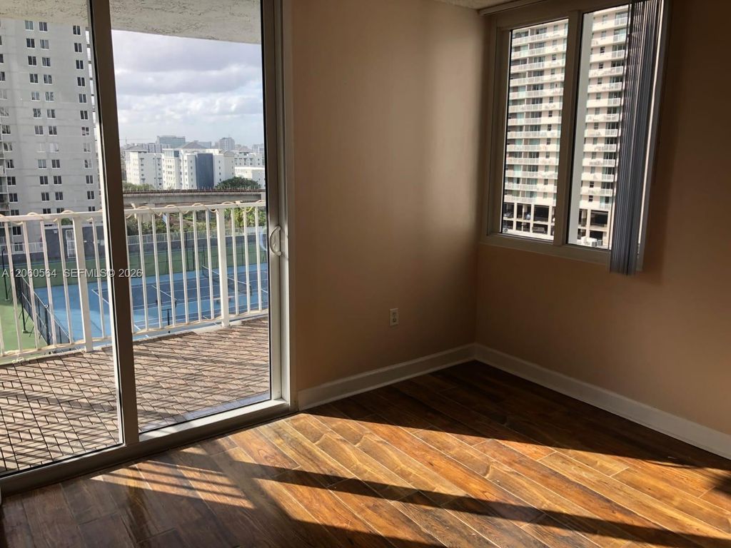 800 N Miami Ave E-1001, Miami, FL 33136