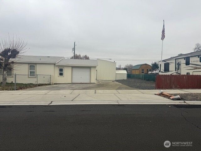 34 N Ginko Street, Soap Lake, WA 98851