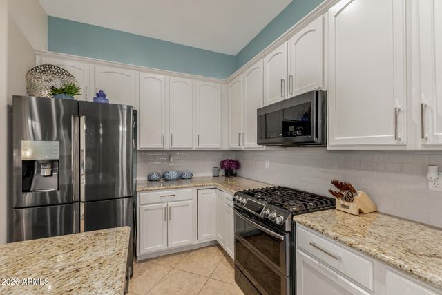 18375 W SUMMERHAVEN Drive, Goodyear, AZ 85338