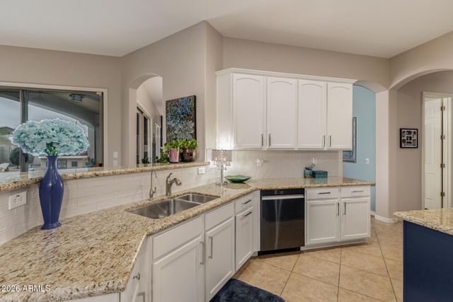 18375 W SUMMERHAVEN Drive, Goodyear, AZ 85338