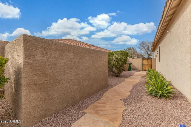 18375 W SUMMERHAVEN Drive, Goodyear, AZ 85338