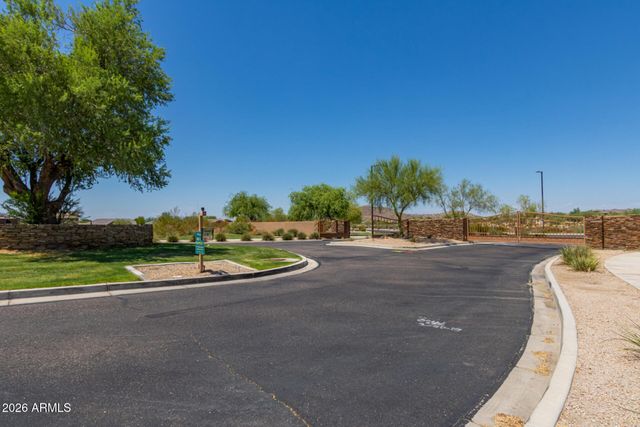 18375 W SUMMERHAVEN Drive, Goodyear, AZ 85338