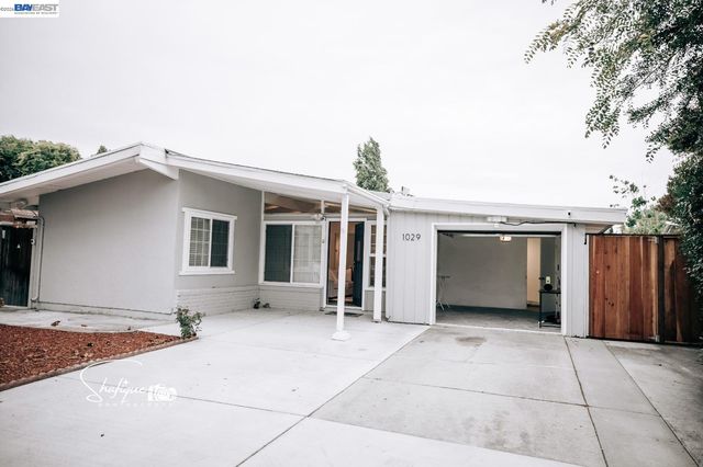 1029 Blazingwood Dr, Sunnyvale, CA 94089