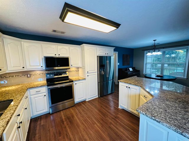 106 Martha Jean Lane, Beebe, AR 72012