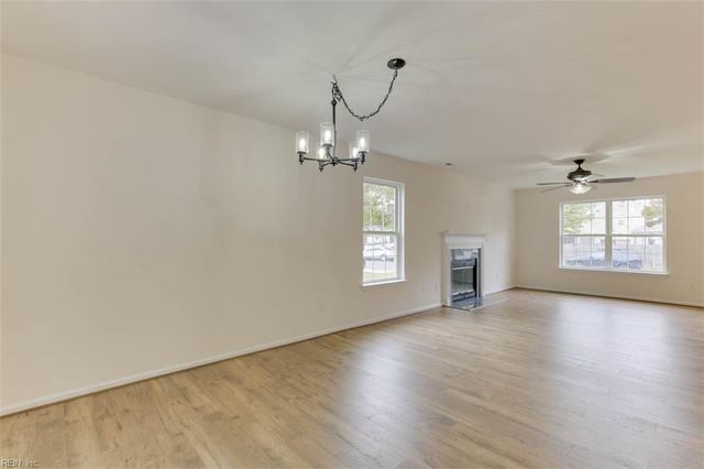 217 Rivers Ridge CIR, Newport News, VA 23608