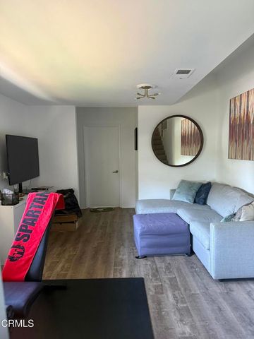 2040 Hilldale Drive, La Canada Flintridge, CA 91011