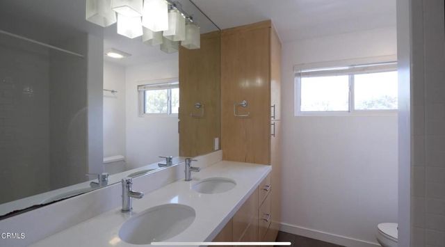2040 Hilldale Drive, La Canada Flintridge, CA 91011