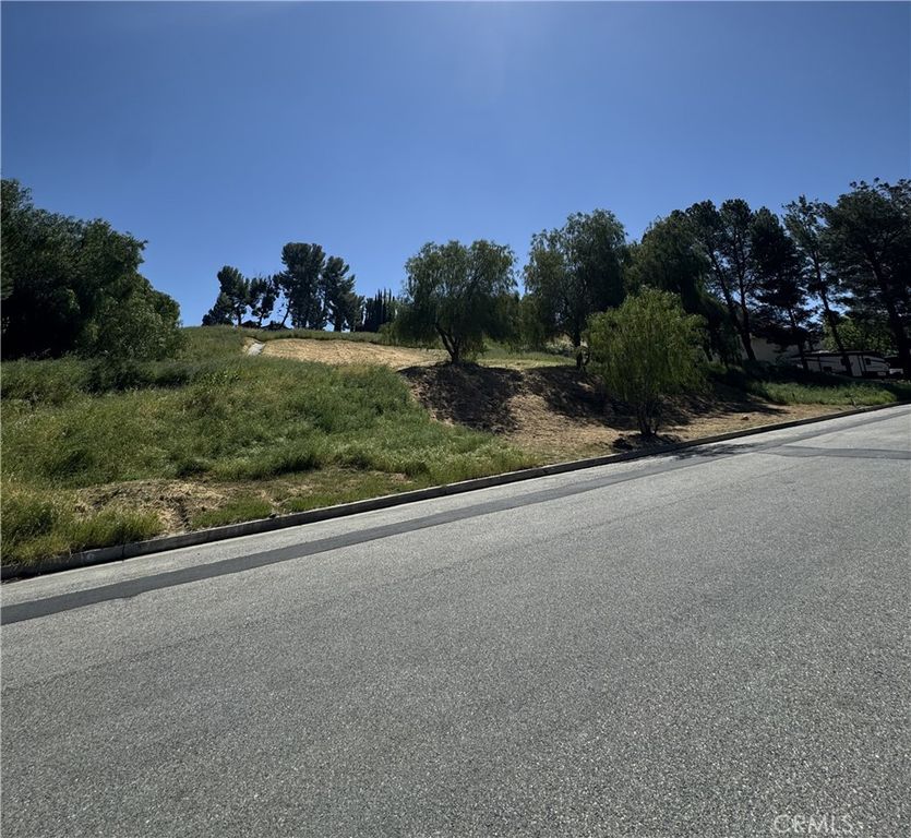 Image 1 of property listing at 19226 Abdale, Newhall, CA 91321