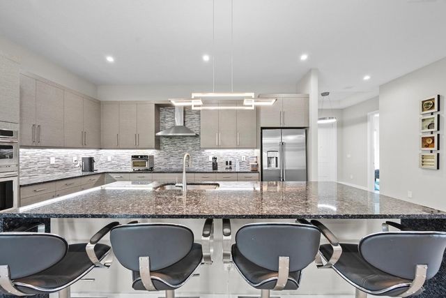 3069 Bellflower Cir, West Palm Beach, FL 33401