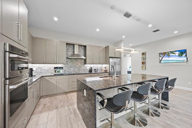 3069 Bellflower Cir, West Palm Beach, FL 33401