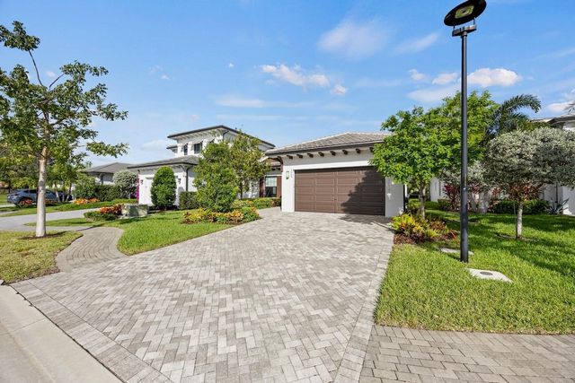 3069 Bellflower Cir, West Palm Beach, FL 33401