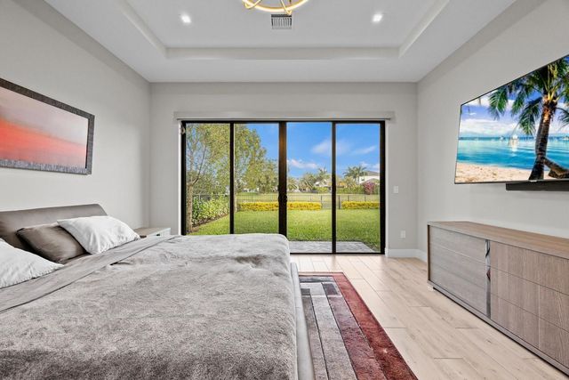 3069 Bellflower Cir, West Palm Beach, FL 33401