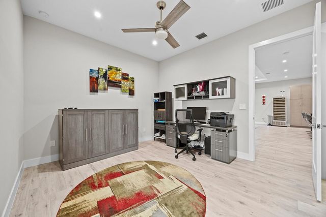 3069 Bellflower Cir, West Palm Beach, FL 33401