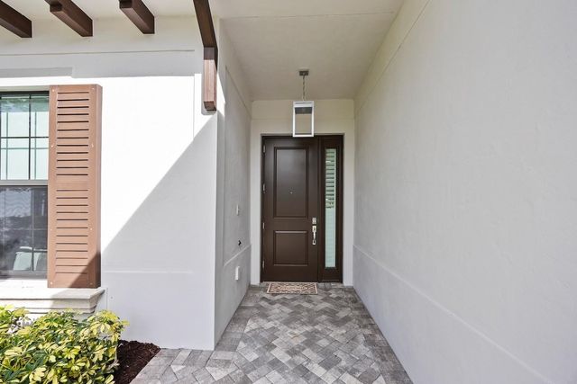 3069 Bellflower Cir, West Palm Beach, FL 33401