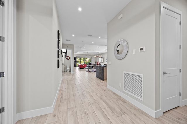 3069 Bellflower Cir, West Palm Beach, FL 33401