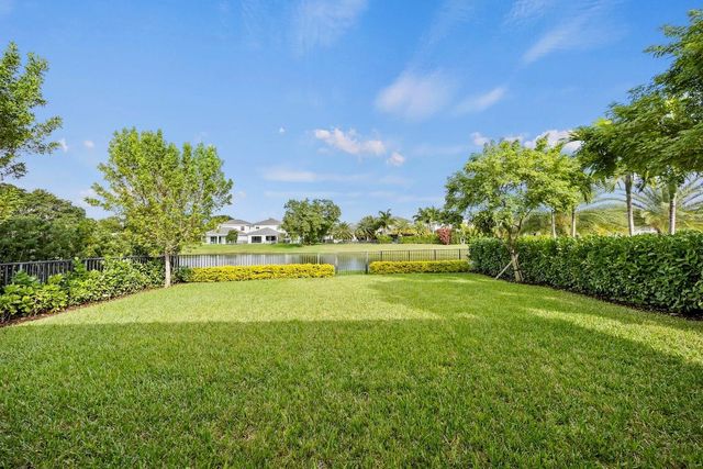 3069 Bellflower Cir, West Palm Beach, FL 33401