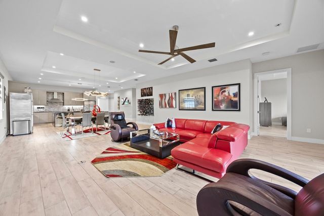 3069 Bellflower Cir, West Palm Beach, FL 33401