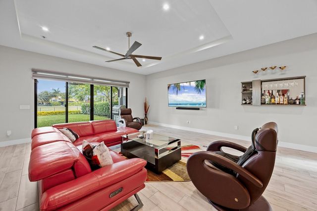 3069 Bellflower Cir, West Palm Beach, FL 33401