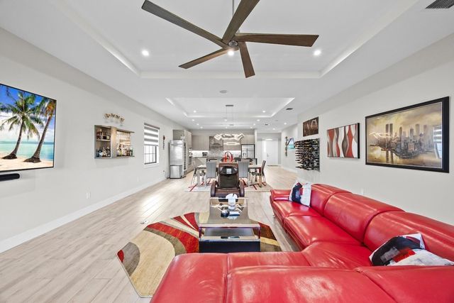 3069 Bellflower Cir, West Palm Beach, FL 33401