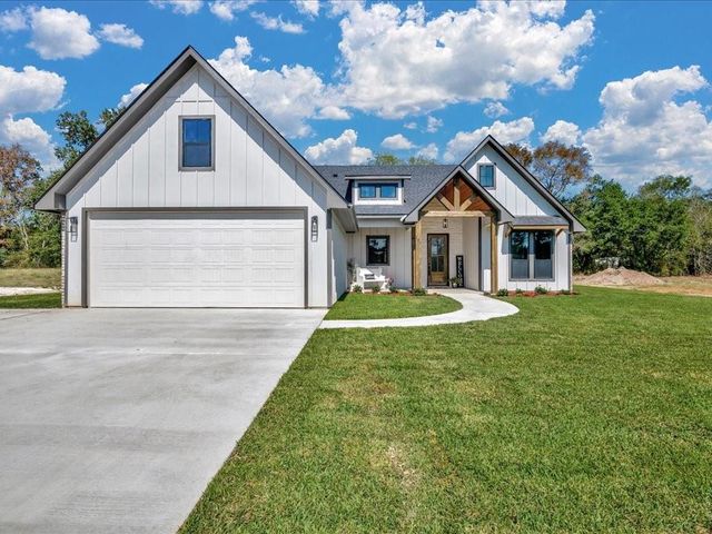 107 Evergreen Lane, Lufkin, TX 75904