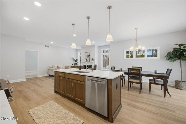 14 Wellington Court, Clifton Park, NY 12065