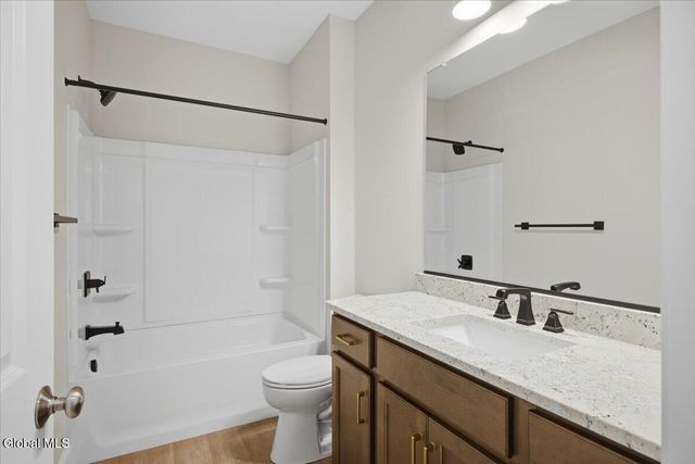 14 Wellington Court, Clifton Park, NY 12065