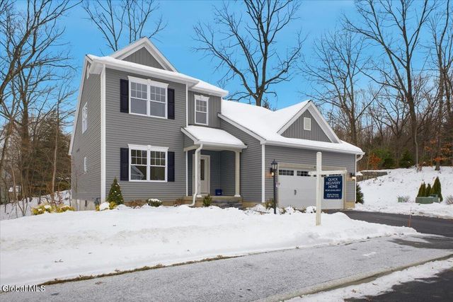 14 Wellington Court, Clifton Park, NY 12065