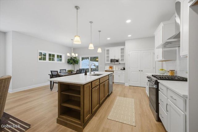 14 Wellington Court, Clifton Park, NY 12065