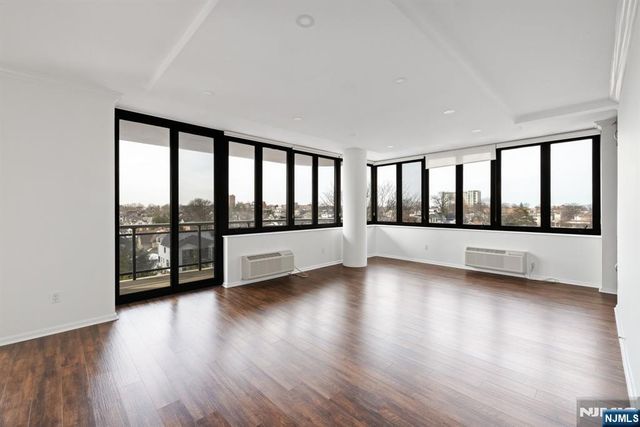 100 Carlyle 9DS, Cliffside Park, NJ 07010