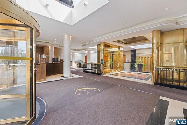 100 Carlyle 9DS, Cliffside Park, NJ 07010
