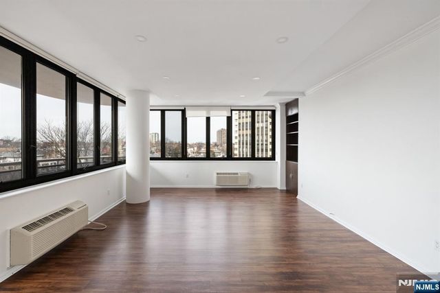 100 Carlyle 9DS, Cliffside Park, NJ 07010